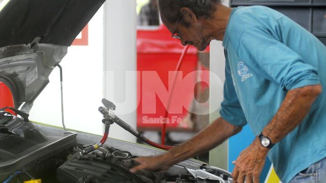 Se restringió el suministro de GNC en las estaciones de todo el país desde las 18