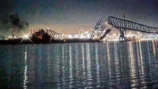 Un barco impactó contra el puente Francis Scott Key en Baltimore y causó su derrumbe