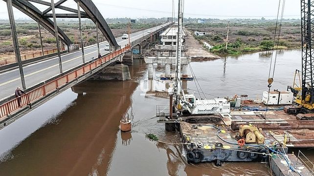Nuevo puente Santa Fe-Santo Tomé: retomaron el pilotaje en el cauce del Río Salado y la obra llegó al 55% de avance