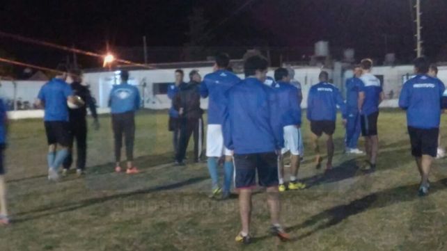 Los jugadores de Instituto recibieron el apoyo de la hinchada
