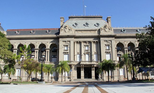 Este martes 1° comienzan a abonarse los sueldos a los agentes provinciales