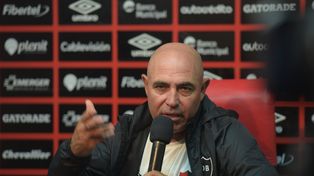 Llop advierte que hay que estar cerca de los futbolistas para detectar los que están mejor.