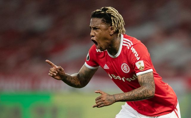 Hernández visití muchas camisetas a lo largo de su carrera y ahora podría ser la de Central.