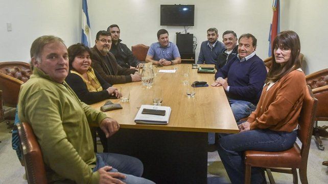 Senadores del PJ recibieron a representantes gremiales de Vialidad Nacional.