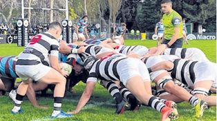 A empujar. Plaza y Casi jugaron un primer tiempo parejo; después fue todo del local.