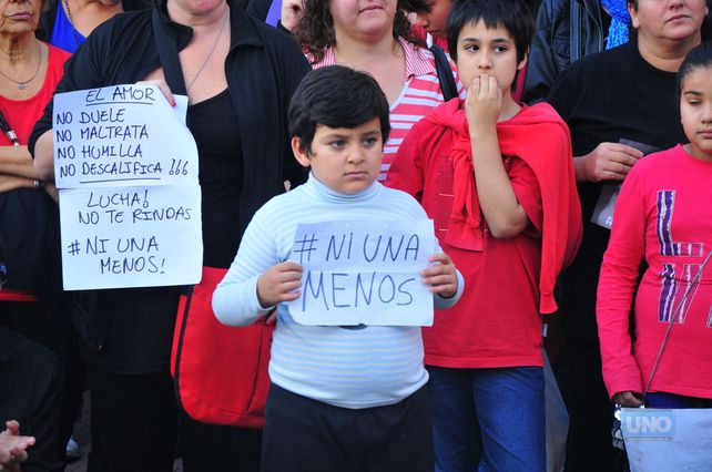 Esta imagen fue lograda por el fotógrafo de UNO Juan Manuel Hernández en una marcha que se realizó en Paraná el 3 de junio de 2015.&nbsp;