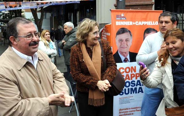 En la lista de Binner. Cappiello está llevando adelante una intensa campaña por toda la ciudad de cara a las internas de agosto. Quiere llegar al Concejo para darle más aire a la intendenta.