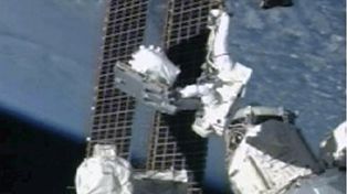 El transbordador Endeavour ya viaja hacia la Tierra