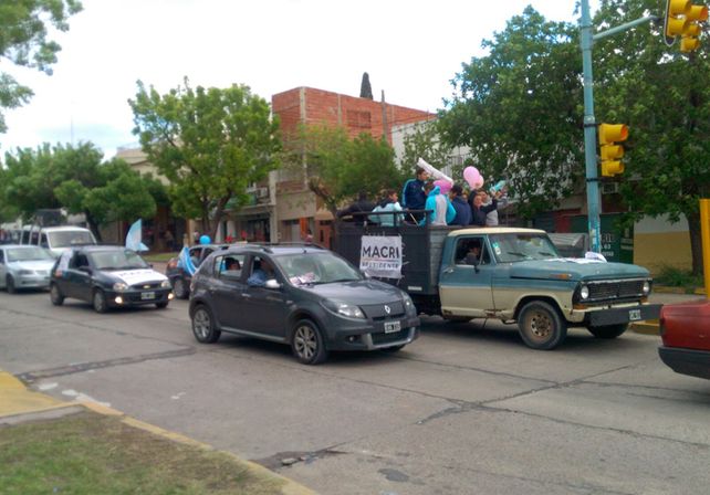Varisco hizo una caravana de apoyo a Macri