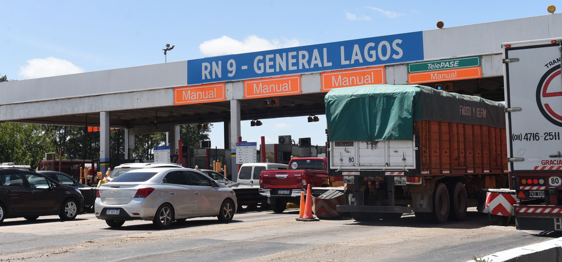 Gendarmería interceptó un auto que llevaba 32 kilos de cocaína en el peaje de General Lagos. La droga que era transportada por un hombre que iba en viaje desde Salta hasta Capital Federal. Foto: Celina Mutti Lovera / La Capital