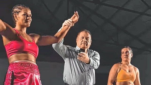 La Panterita Lescano brilló en una gran noche de box en el Gimnasio Municipal.