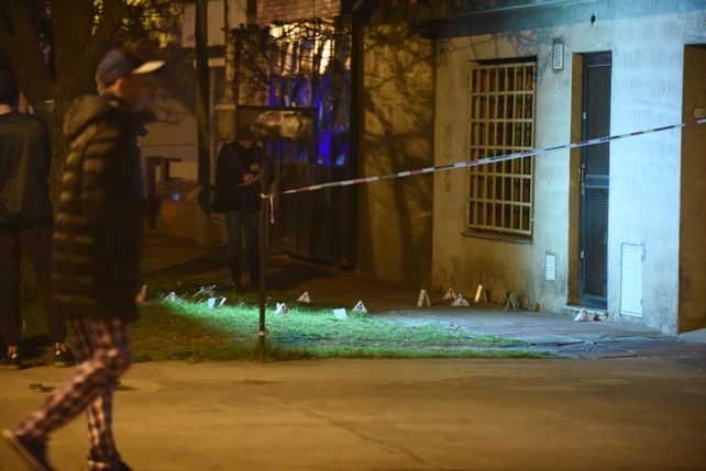 La escena del crimen de una balacera que terminó con la muerte de la adolescente Ticiana Espósito.