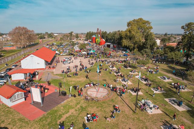 El predio del ferrocarril es el lugar elegido para congregar a los vecinos en las diferentes celebraciones que se impulsan desde el municipio de Alvear.