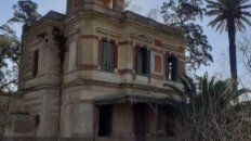 A la estancia Santa Rosa se llega por el camino que va al cementerio de Roldán.