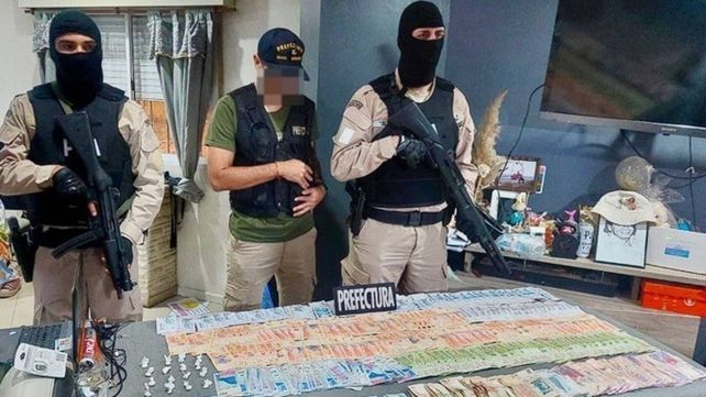 Los uniformados se llevaron 75 millones de pesos en efectivo.