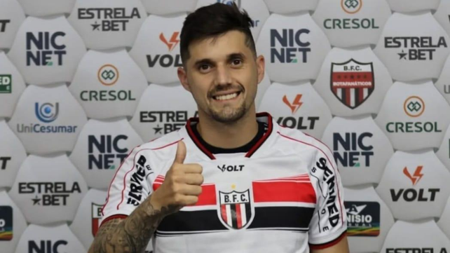 Gabriel Risso Patrón es seguido por Newells. En 2025 jugó en Botafogo FC