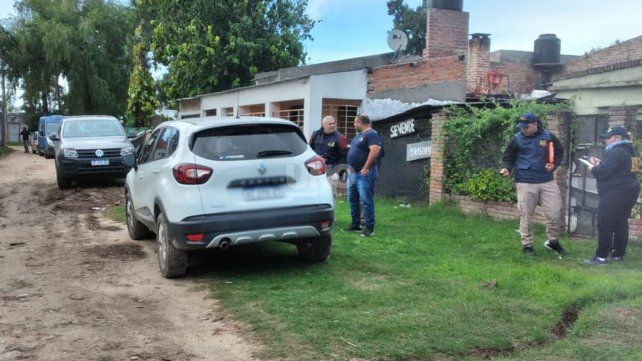 Encontraron el vehículo robado el jueves durante el robo a una familia en barrio Alvear