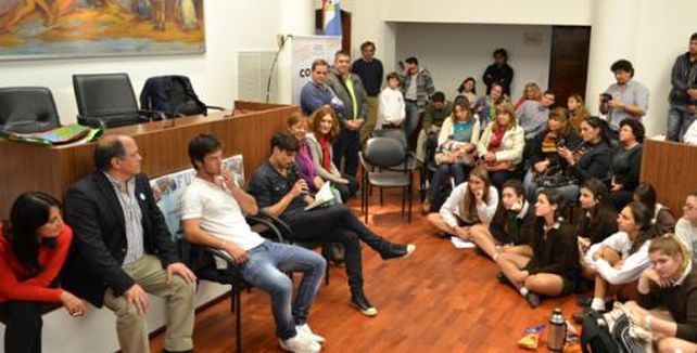 El Tano Vella y Santiago Zurbriggen leyeron cuentos en el Concejo