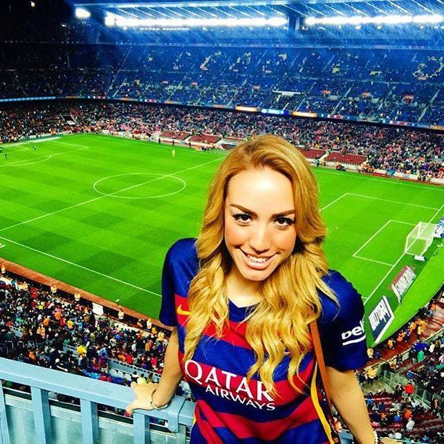 La hermosa piloto del jet de CR7 es ¡fan de Messi!