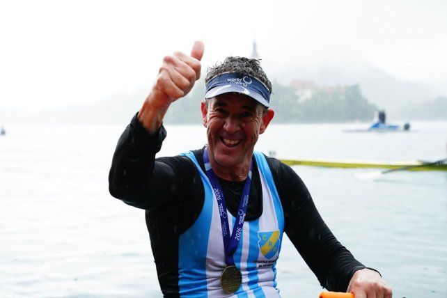 Tal como había ocurrido hace un año antes en el lago de Banyoles, en el corazón de Cataluña, Carlos Maknis volvió a quedarse con la presea de oro en singles en el Lago Bled.