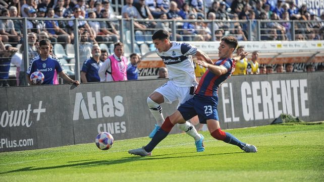 Gimnasia cayó con San Lorenzo y quedó muy lejos.