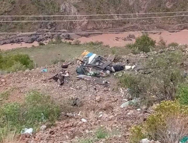Cayó un ómnibus de un barranco en Bolivia y al menos 28 pasajeros murieron