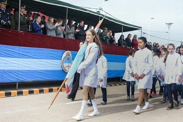 Desfile cívico militar por las calles de Villaguay.