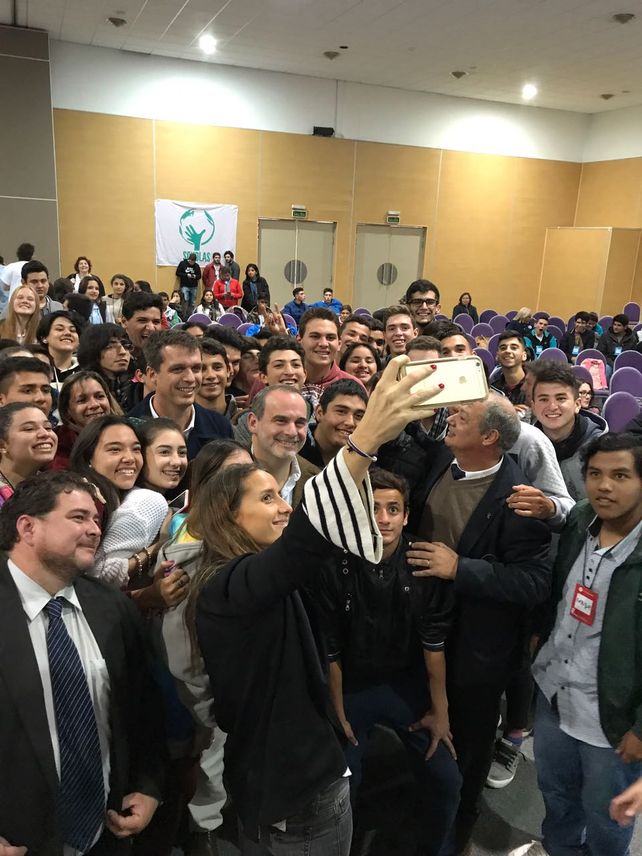 Concordia es sede del diálogo entre 250 chicos de escuelas secundarias
