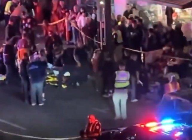 Estados Unidos: un policía estrelló con su moto contra el público en un desfile