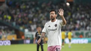 Messi se fue del PSG hace dos años pero en París no lo olvidan.