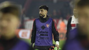 Lucas Hoyos se lesionó y quedó descartado para el domingo ante el Biicho.