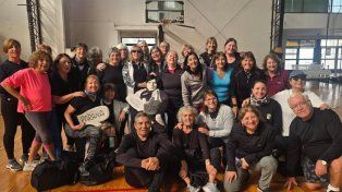 La gente del Newcom del CAE y Rowing.