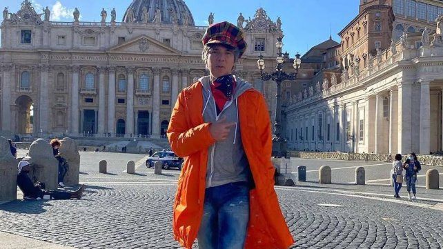 Maxi Trusso se lanzó al público en un recital, nadie lo agarró y terminó hospitalizado: se fracturó la cadera