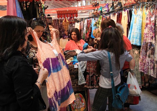 La Feria Artesanal del Mundo y Comunidades Indígenas se luce en la Belgrano