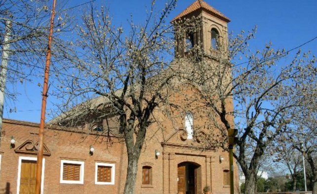 Oficiaba allí. Maggiolo era cura de la&nbsp;parroquia Nuestra Señora de la Merced de Monte Vera.&nbsp;