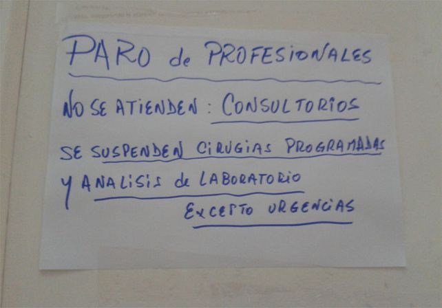 El servicio de guardia del Santa Rosa está a punto de colapsar.