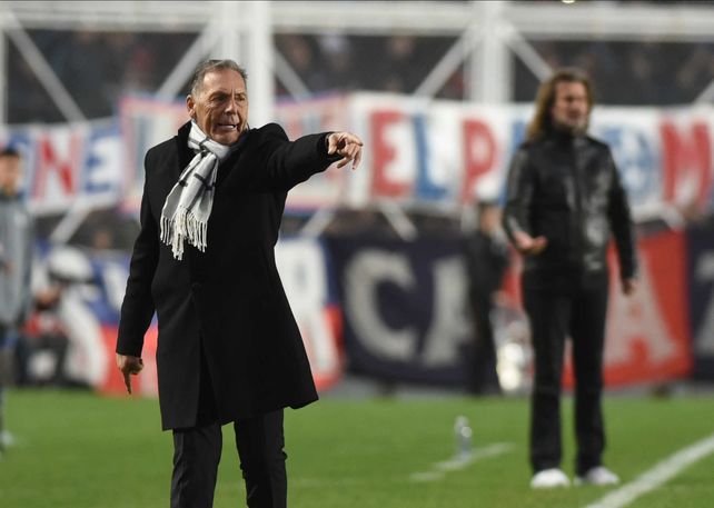 Miguel Russo destacó además que San Lorenzo termina defendiendo con siete defensores.