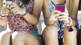 Las apps fantasmas donde los adolescentes esconden las fotos que se sacan desnudos
