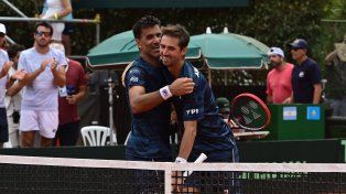 Argentina venció en dobles y puso 2-1 la serie de Copa Davis ante Kazajistán