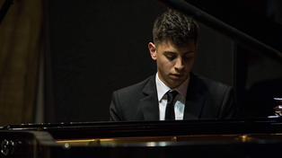 {alttext(Franco Broggi a trav{es de Paraná&nbsp;Cultura y la plataforma Activá en Casa,Paraná: Con un concierto de piano, la Asociación Mariano Moreno sigue celebrando sus 75 años )}