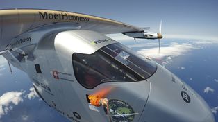 El avión solar cruzó el océano Atlántico