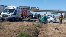 El conductor del Logan era de Rosario y falleció en el lugar tras impactar contra un camión a la altura de San Lorenzo. El conductor del Logan era de Rosario y falleció en el lugar tras impactar contra un camión a la altura de San Lorenzo.