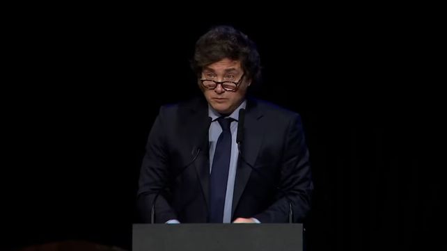 Milei cerró una jornada sobre política monetaria en el Banco Central y volvió a cargar contra estudiantes y rectores de las universidades.