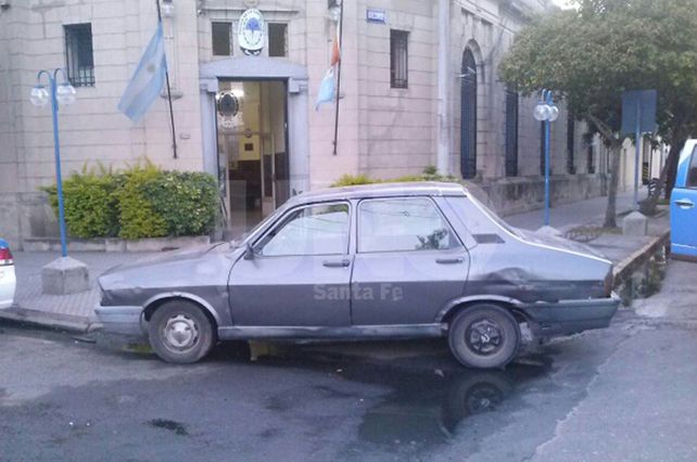 El Renault 12 en el cual se trasladaban los detenidos.