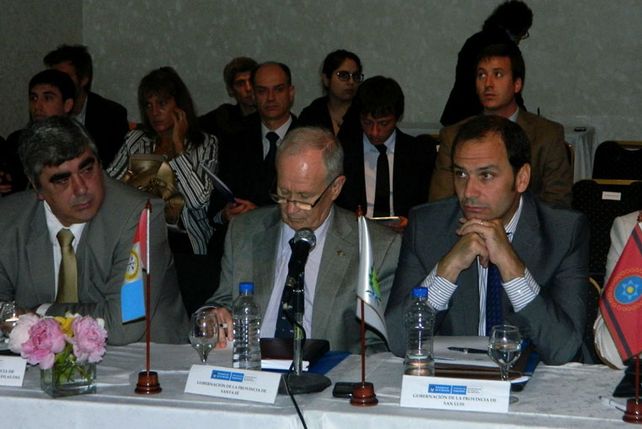 El ministro Lamberto durante la reunión.
