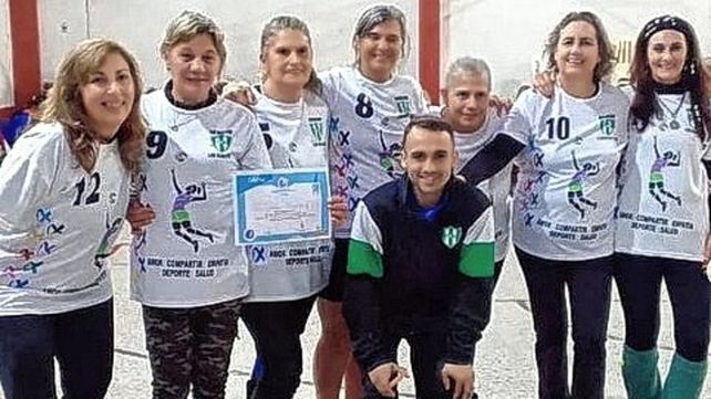 Apoyo. El equipo dirigido por Reinaldo Velázquez tiene entre sus jugadoras a cuatro mujeres que transitaron&nbsp; y transitan el cáncer.