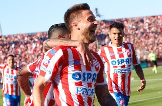 Unión goleó a Colón en el clásico