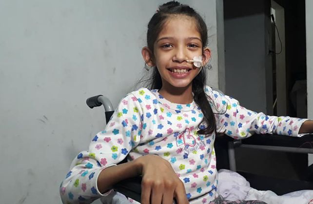 En casa.Yasmin continúa con su recuperación en su hogar