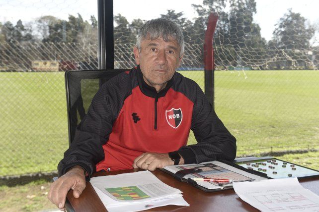 Sería interino. El coordinador de inferiores Ariel Paolorossi dirigiría ante Central Córdoba de Santiago del Estero.
