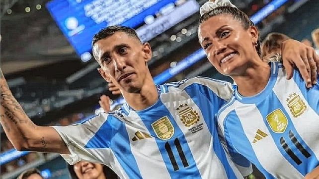 Ángel Di María junto a su esposa